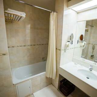 Гостиница Магистрат Томск Стандарт Плюс двухместный 1 кровать (с балконом)-1