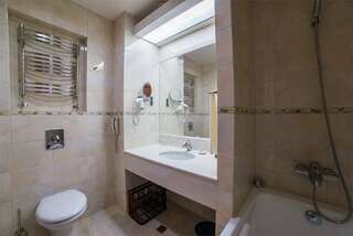 Гостиница Магистрат Томск Полулюкс Мансарда-11