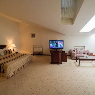 Гостиница Магистрат Томск ПОЛУЛЮКС МАНСАРДА-1